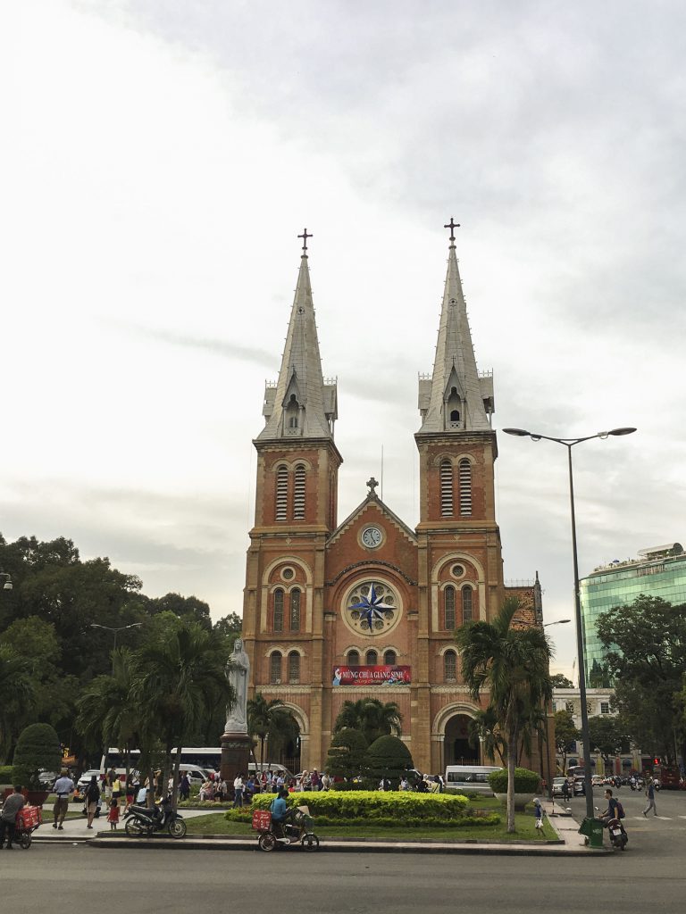 西貢市中心的聖母大教堂